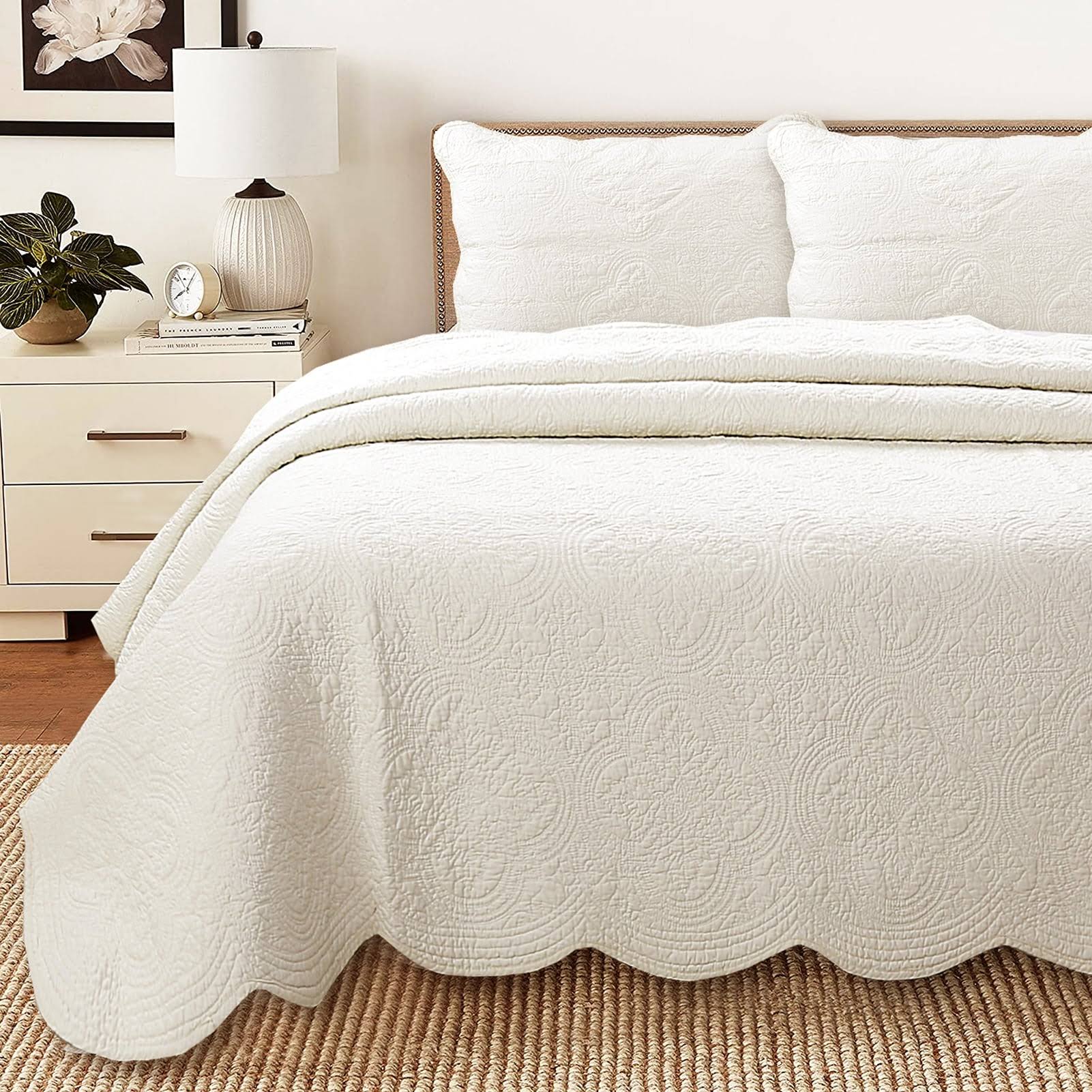 Copper Grove Sagano Blantyre Scalloped Edge Cotton 3-Piece Quilt Bedding Set - Off White - King - Product image 1